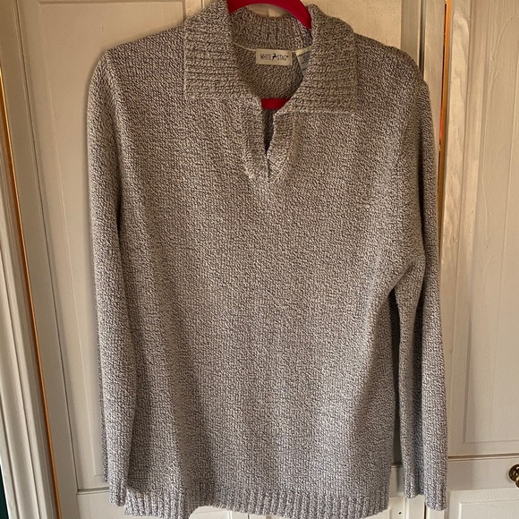 Westbound Sweaters - Westbound Woman’s Light Gray Sweater
Vintage